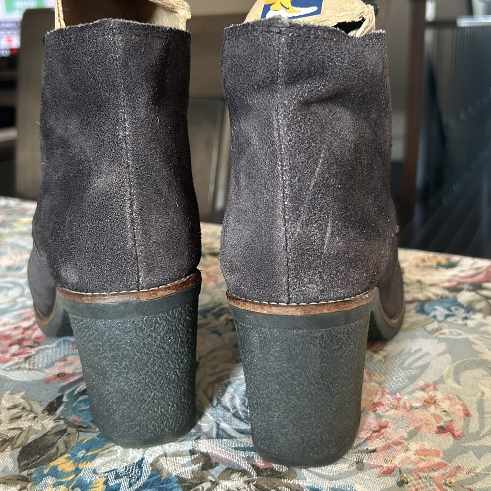Heeled booties - Picture 3 of 5